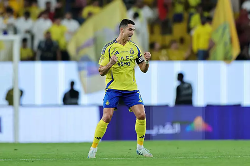 رونالدو يحصد الحذاء الذهبي في الدوري السعودي للمرة الثانية على التوالي!