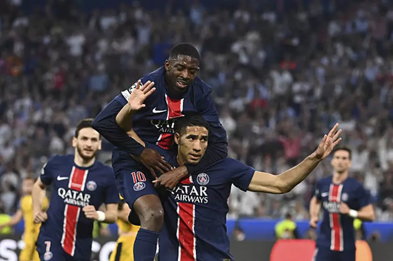 باريس يتوج بلقب دوري أبطال أوروبا بفوز ساحق على إنتر للمرة الأولى (فيديو)